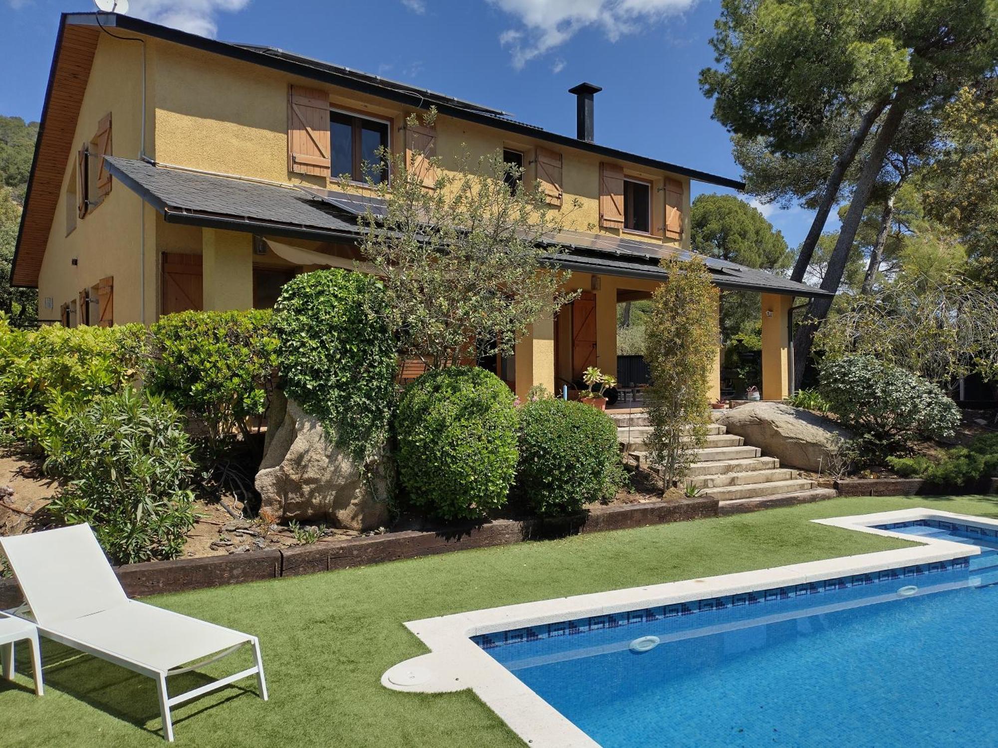 Casa Feliz Villa Sant Cebria de Vallalta Bagian luar foto