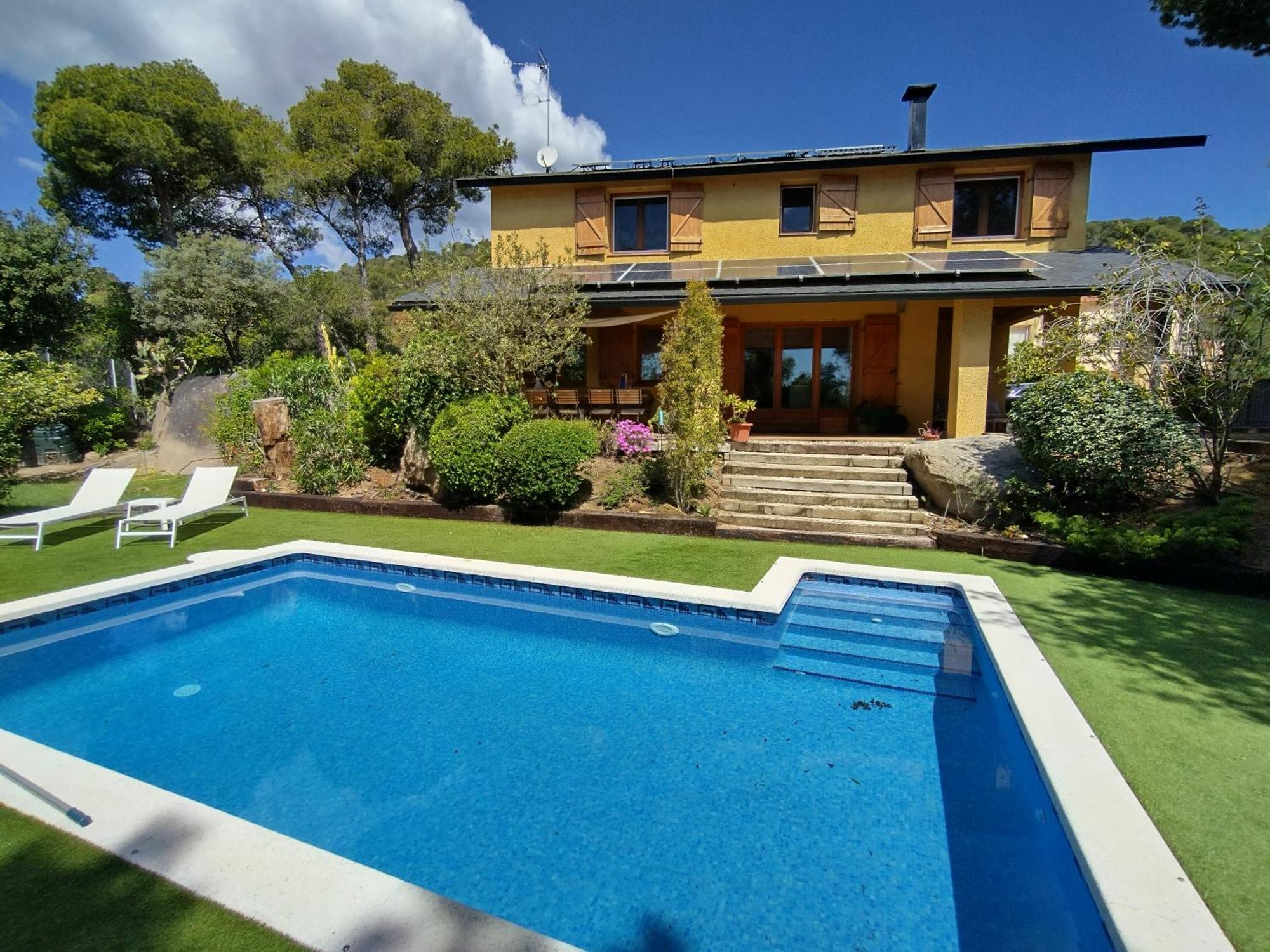 Casa Feliz Villa Sant Cebria de Vallalta Bagian luar foto