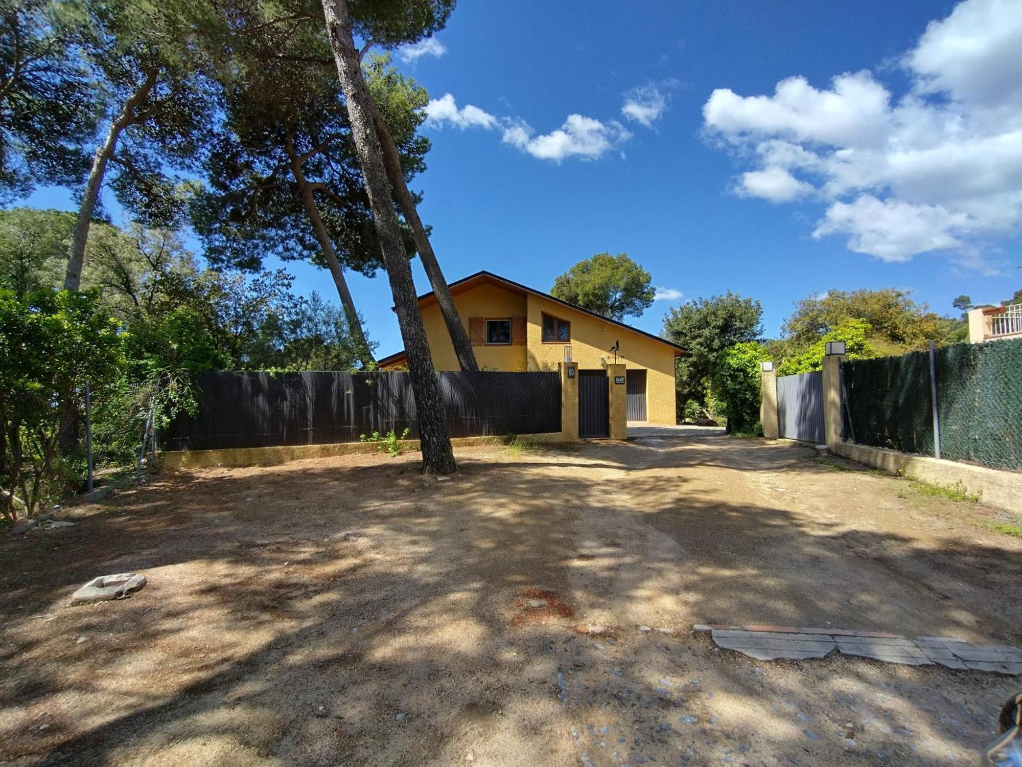 Casa Feliz Villa Sant Cebria de Vallalta Bagian luar foto